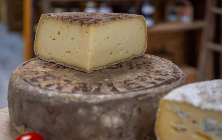 Vendeur de fromage La Rochette
